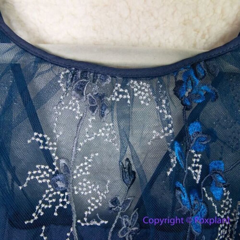 New! White House Black Market blue embroidered fit and flare dress, size 6‎ - Picture 10 of 16